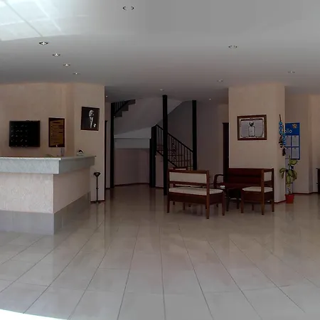 Avos Aparthotel 3*