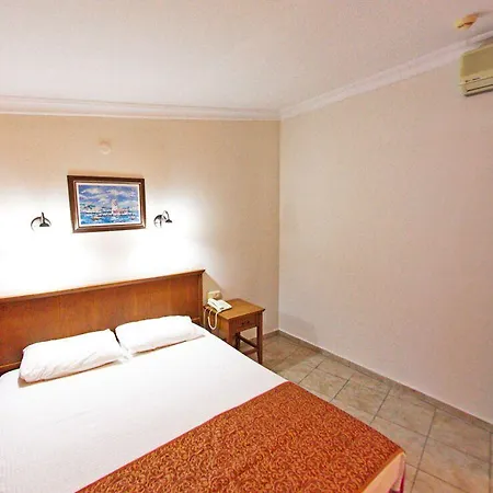 Avos Aparthotel 3*