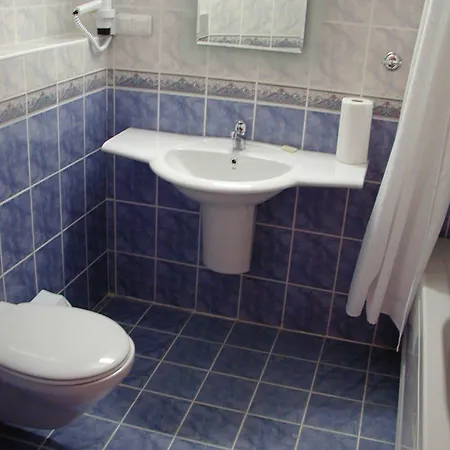 Apart Otel Avos 2*
